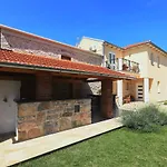 Vila Dobrila