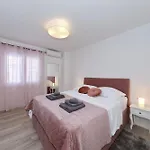 Vila Dobrila Sukošan